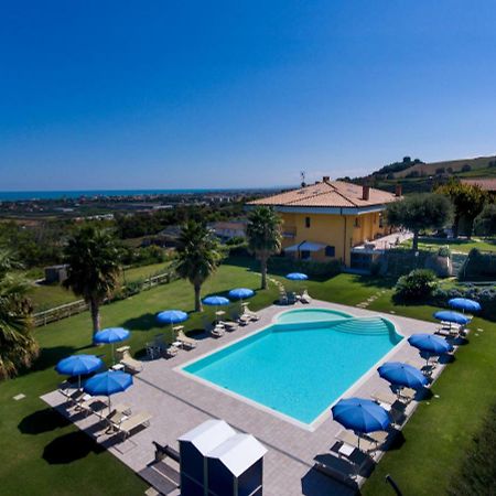 Il Giardino Sul Mare Bed & Breakfast Martinsicuro Exterior photo